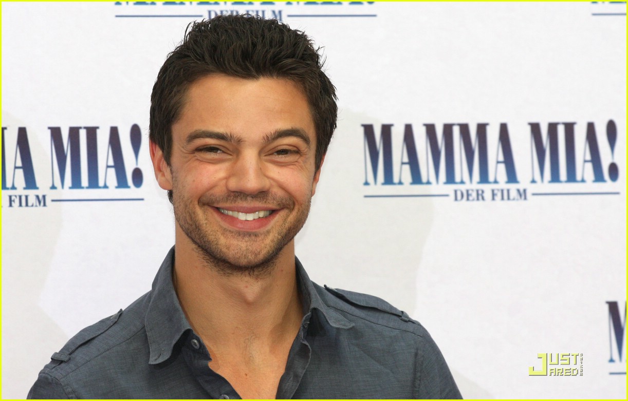 dominic-cooper-sexy-20